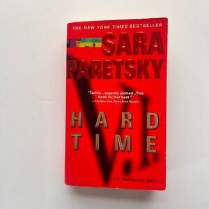 Sara Paretsky Hard Time - Red Paperback Novel